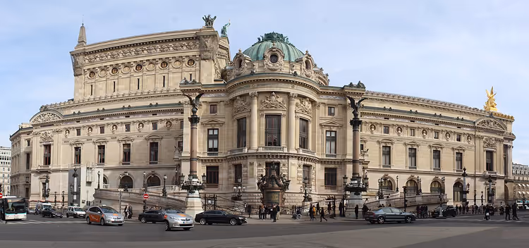Paris'teki Palais Garnier'nin batı cephesi