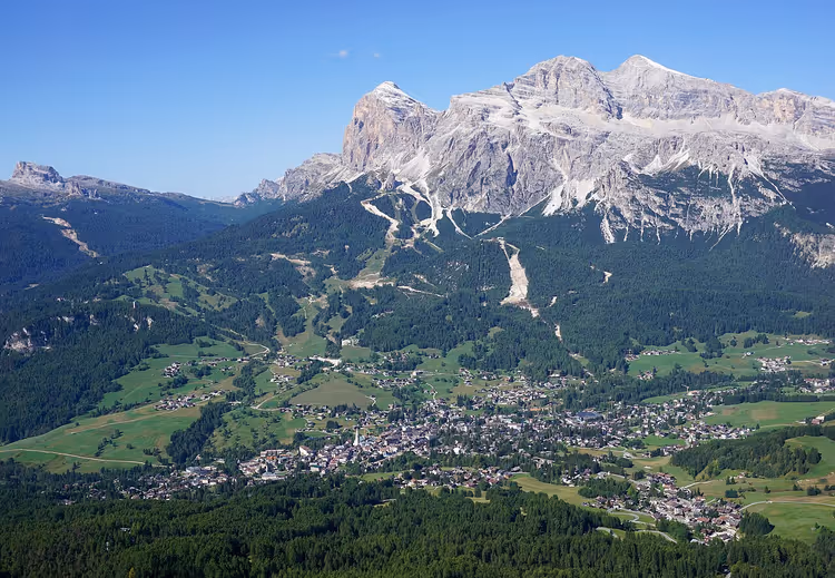 Panorama von Cortina d'Ampezzo und den Dolomiten