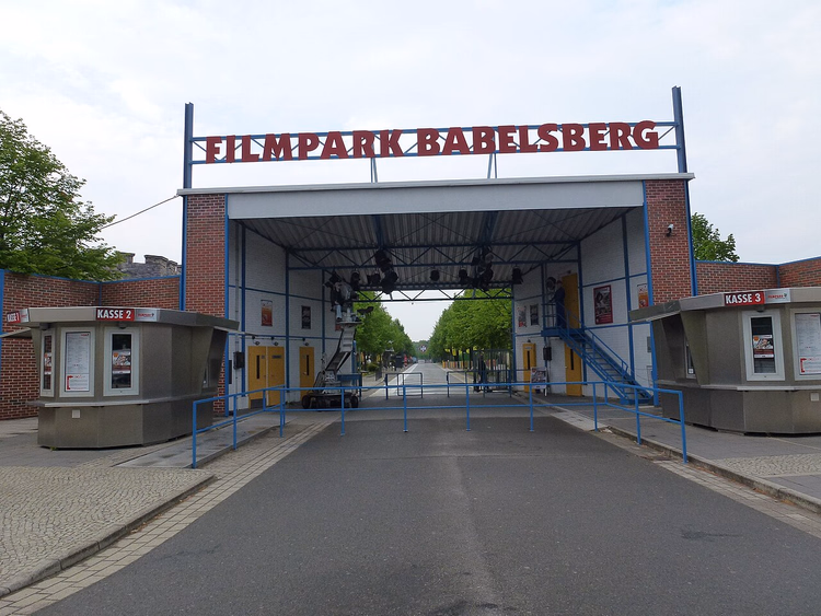 Hoofdingang en ticketkantoren van Film Park Babelsberg
