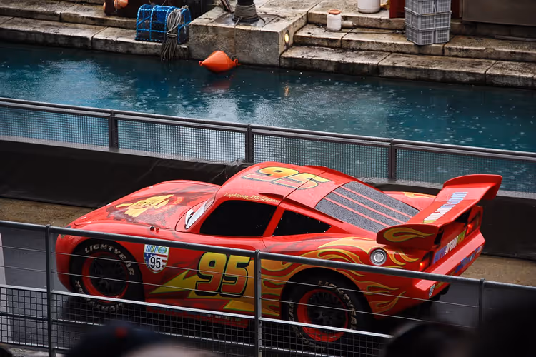 Rode Lightning McQueen-auto uit Cars