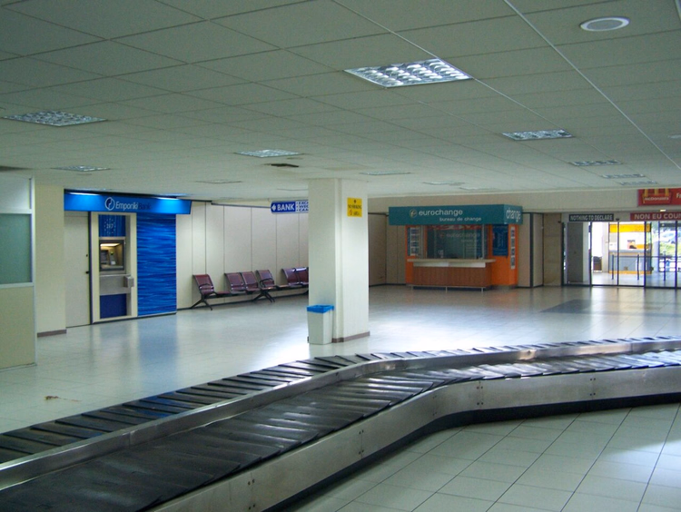 Gepäckausgabehalle am Flughafen Rhodos