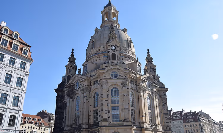 Kubbesiyle Dresden'deki Frauenkirche