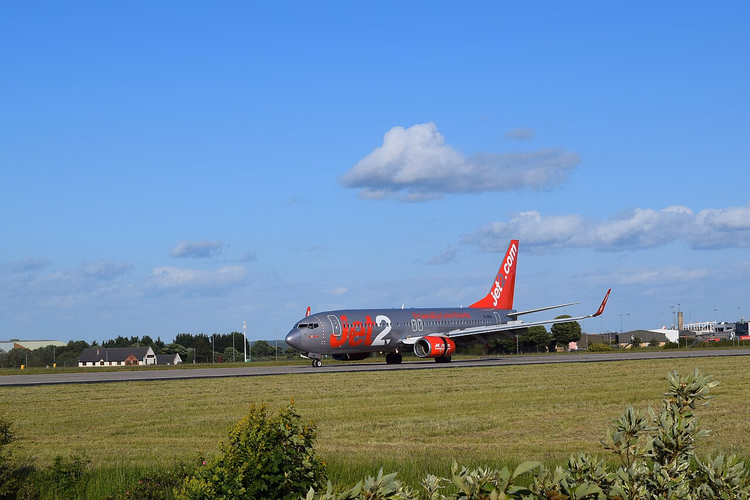 Jet2-fly på rullebanen