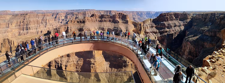 Grand Canyon Skywalk glassbro med turister