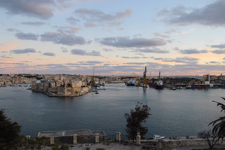 Kveldspanorama over Grand Harbour i Valletta