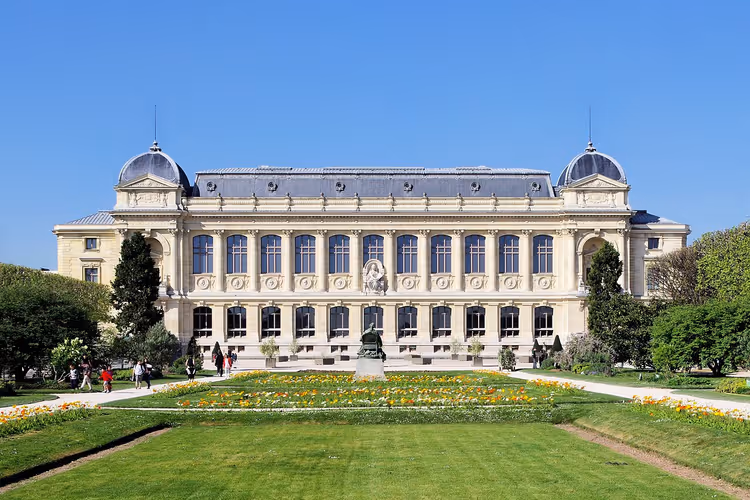 Jardin des Plantes'daki Büyük Evrim Galerisi'nin cephesi