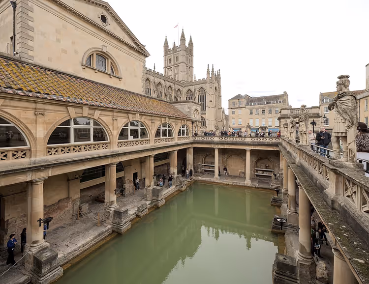 Grand bassin des thermes romains de Bath