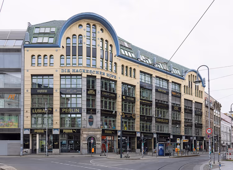 Hackesche Höfen rakennusryhmän julkisivu Berliinissä