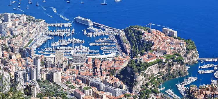 Panorama over Monaco-Ville og Port Hercule