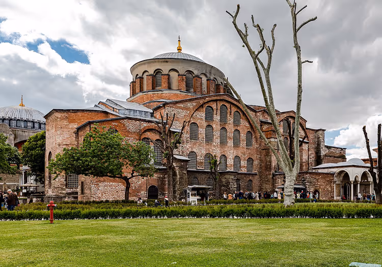 Sankt Irene-kirken i Istanbul, utvendig