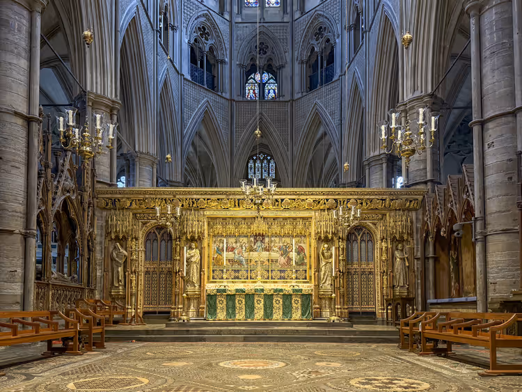 Son Akşam Yemeği mozaiğiyle Westminster Abbey'nin yüksek sunağı