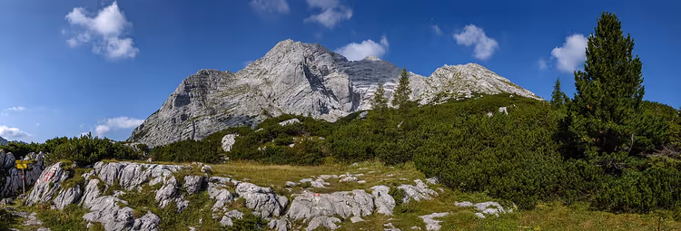 Rotsachtige top van de Hochtor in de Oostenrijkse Alpen