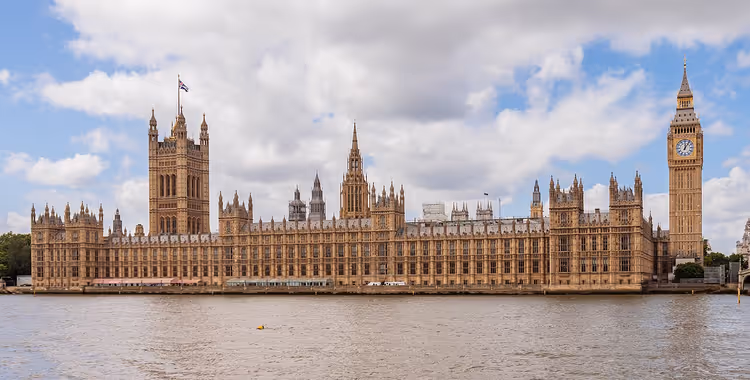Het Palace of Westminster en Big Ben boven de Thames