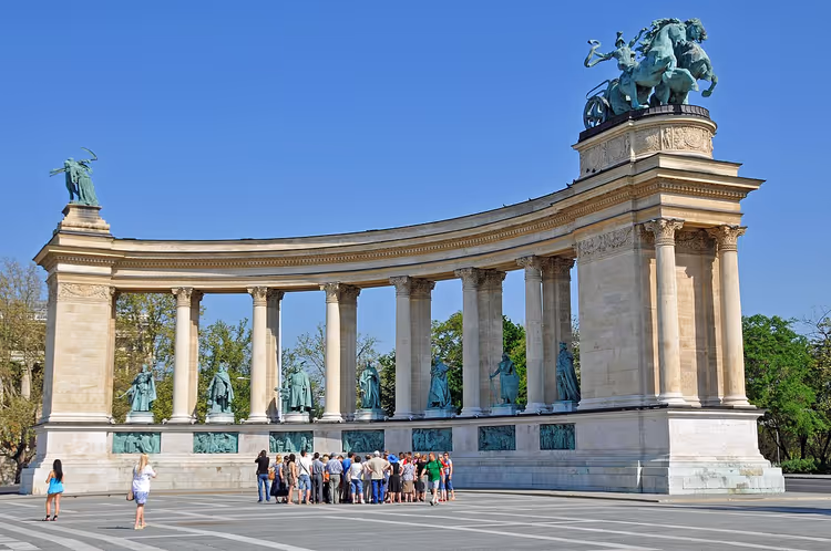 Kolonnade am Heldenplatz in Budapest