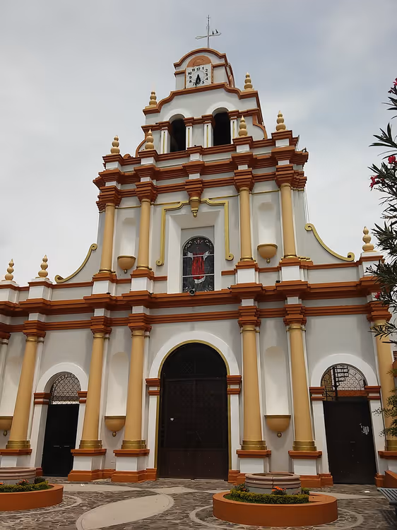 Yurecuaro'daki Cristo Rey Kilisesi'nin cephesi