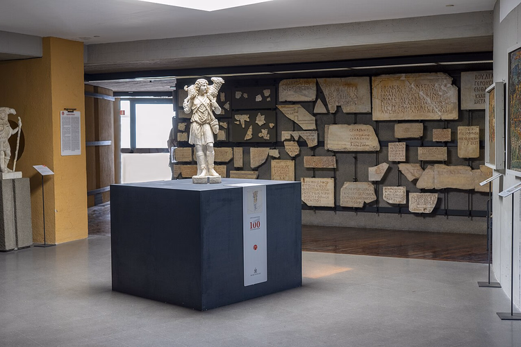 Statue av Den gode hyrde i Pio Cristiano-salen