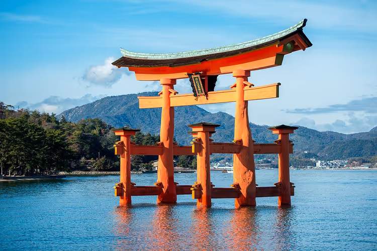 Torii-portti Miyajimalla syksyllä