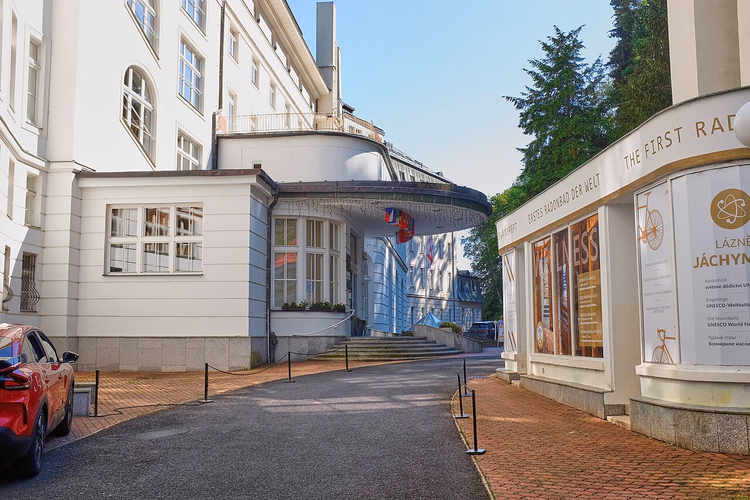 Отель Radium Palace на радоновом курорте Яхимов