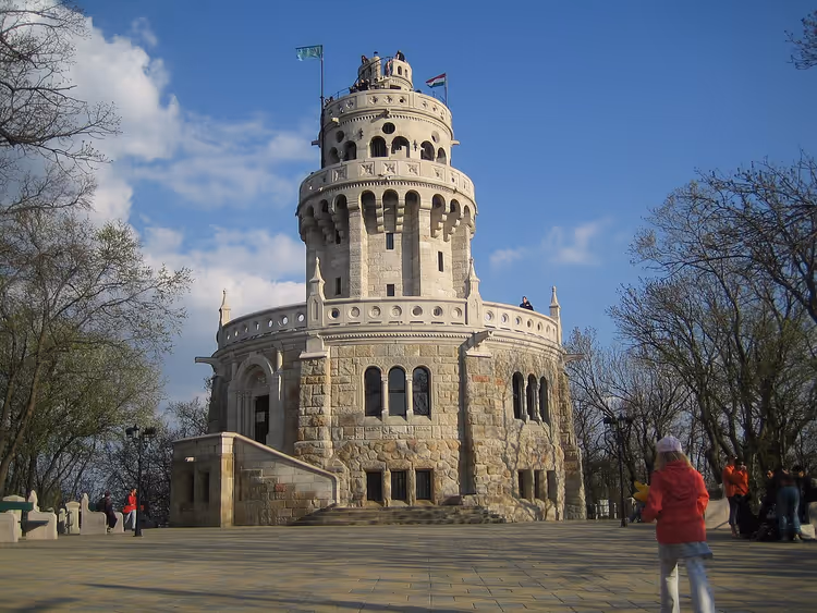 Uitkijktoren Elizabeth op de Jánosheuvel