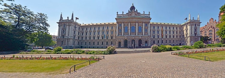 Noordgevel van het Justitiepaleis in München