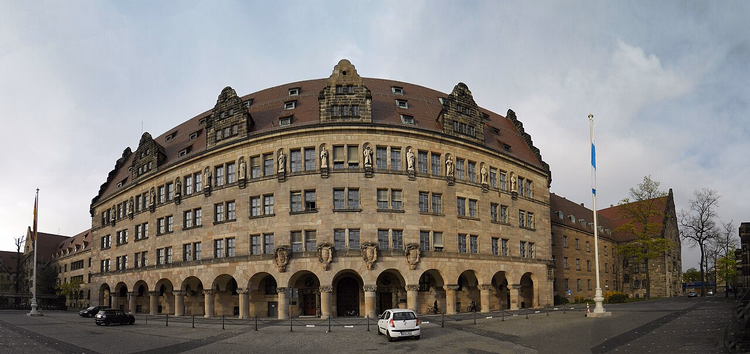 Paleis van Justitie in Neurenberg, panoramische gevel