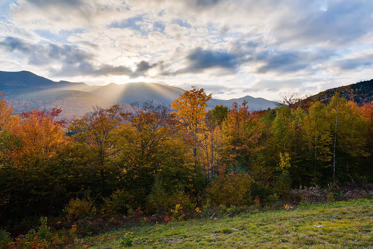 Herbstliche Berglandschaft in Neuengland