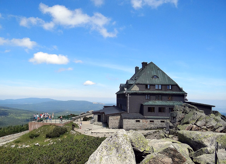 Rifugio in vetta allo Snezka con vista sui Monti Krkonose