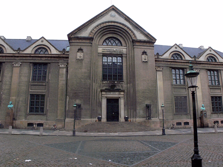 Hovedbygningen til Københavns Universitet i sentrale København