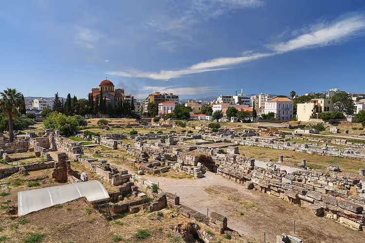 Ruinene av Kerameikos' nekropolis og Treenighetskirken