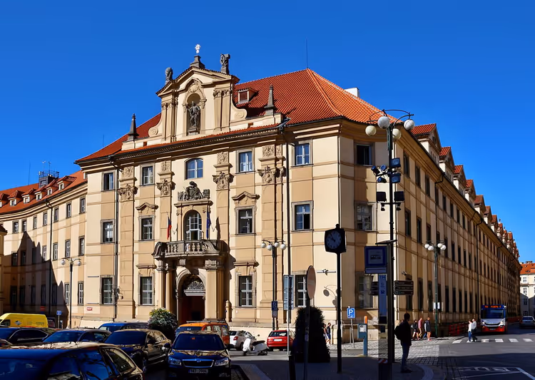 Clementinum aan het Mariánské náměstí in Praag