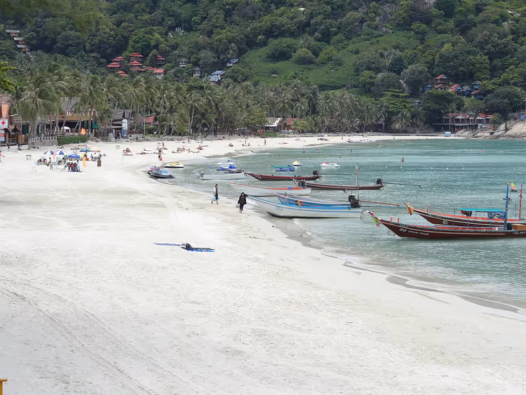 Praia de Haad Rin Nok durante o dia