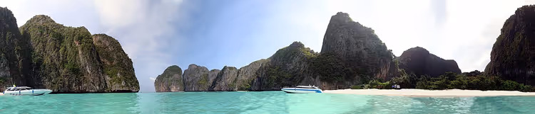 بانوراما لخليج في في لي مع القوارب