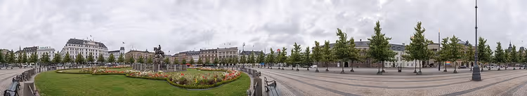 Sommerliches Panorama des Kongens Nytorv