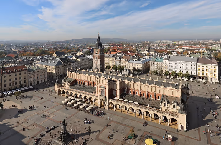 Lakenhal op het Grote Marktplein van Krakau van bovenaf
