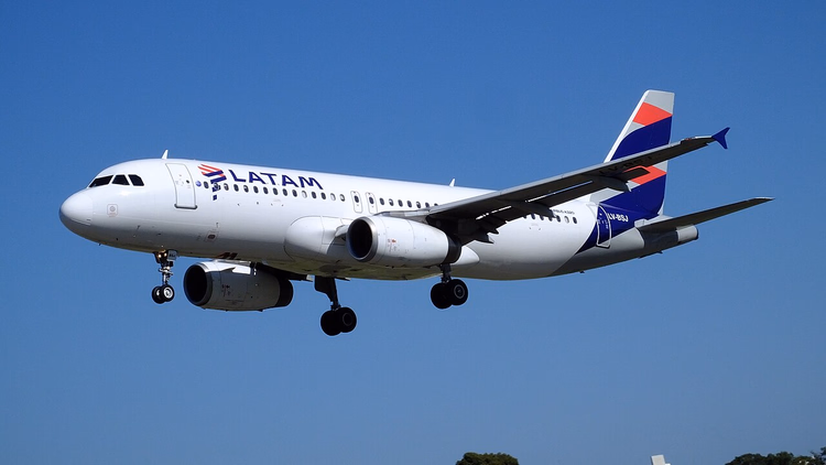 Son yaklaşmada LATAM Airbus A320