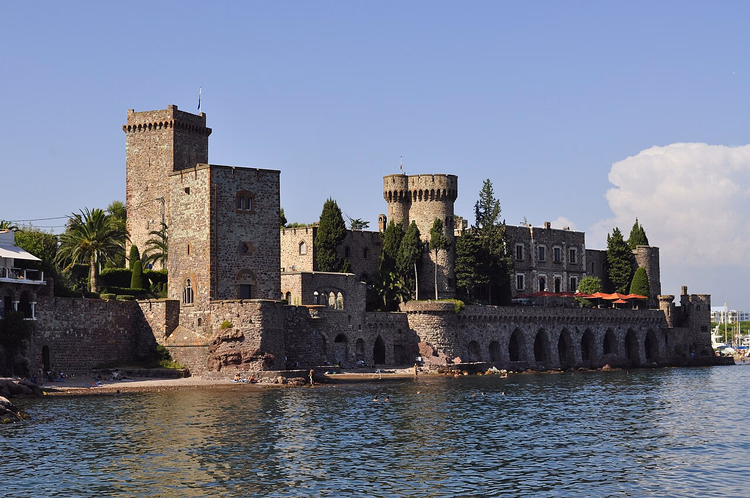 Château de la Napoule aan de zeekant