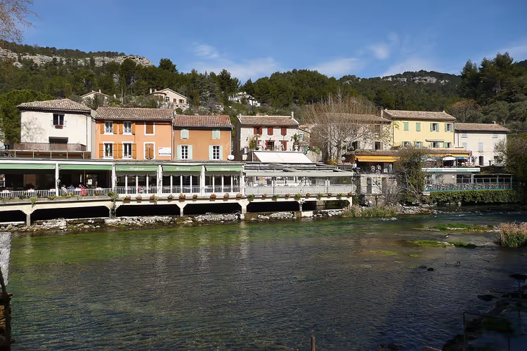 Sorgue-joki lähteellään Fontaine-de-Vauclusessa