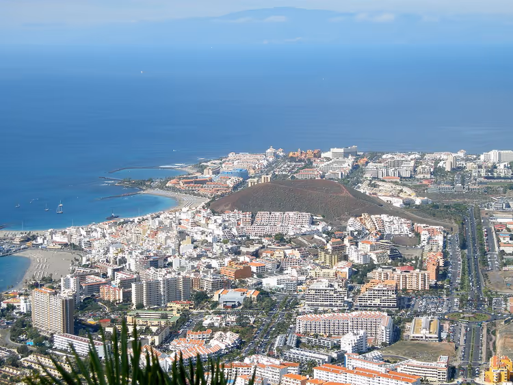 Las Americas Plajı ve tatil otelleri panoraması