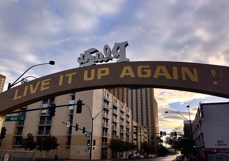 Live It Up Again-boog in het centrum van Las Vegas
