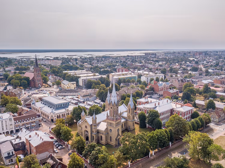 Liepāja-Panorama mit der St.-Josefs-Kathedrale