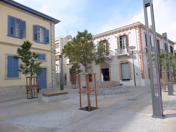 Plein met een fontein in het oude Limassol