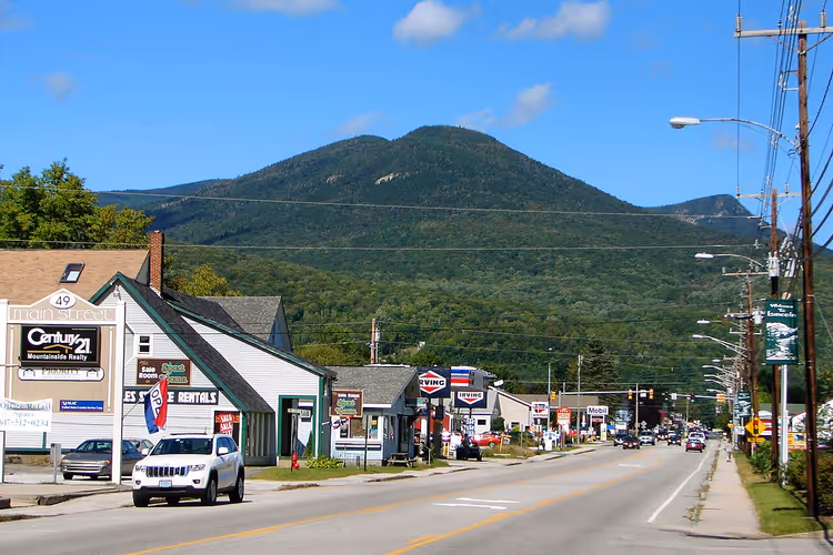 Kancamagus Highway in den White Mountains im Herbst