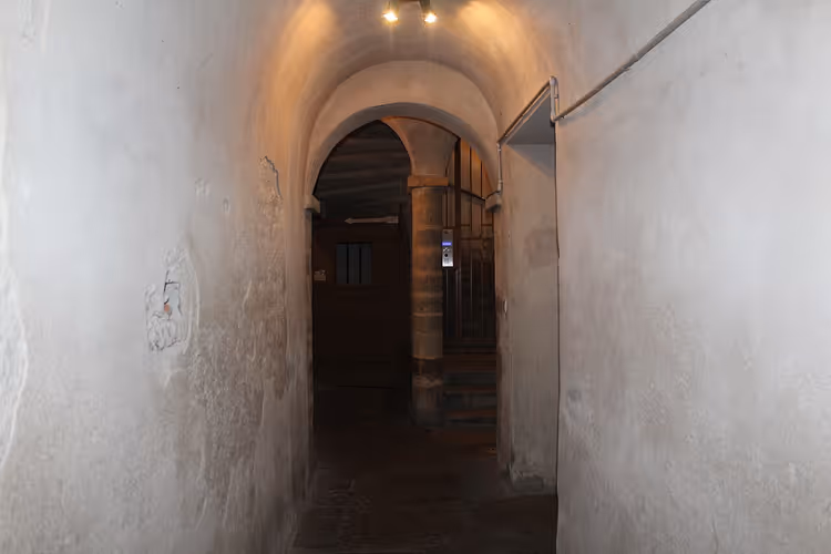 Lang hvelvet traboule i Lyon