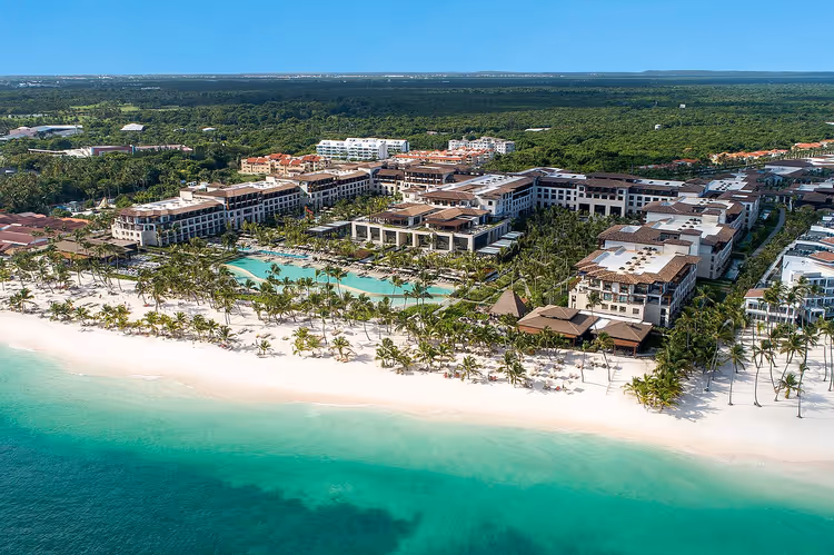 Flyfoto av Lopesan Costa Bavaro Resort ved sjøen