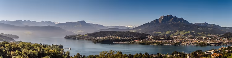 Panorama over Vierwaldstättersjøen og Pilatus