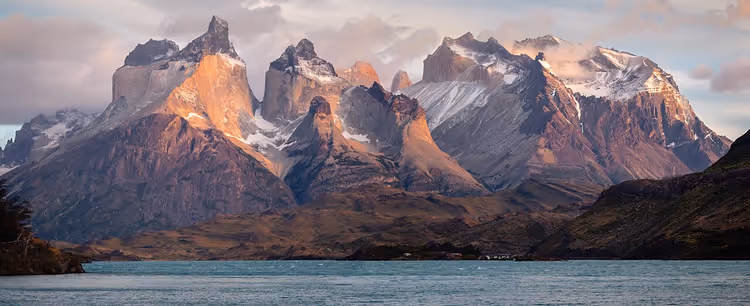 Paine-fjellkjeden ved daggry, Chile