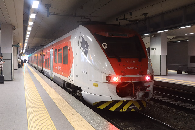 Malpensa-Express am Bahnhof des Flughafens Malpensa