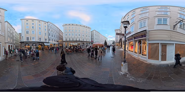 Weihnachtsplatz in der Salzburger Altstadt