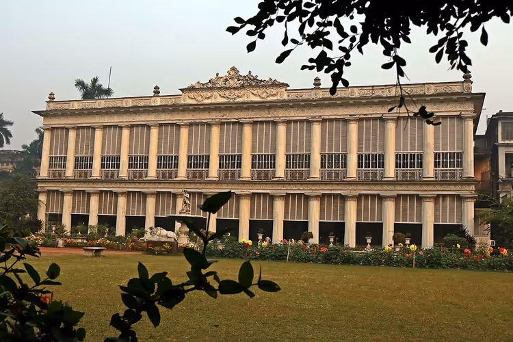 Gevel van Marble Palace in Kolkata