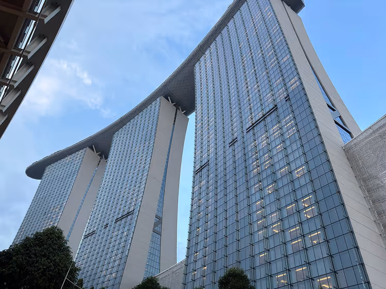 Tre Marina Bay Sands-tårn med SkyPark på taket